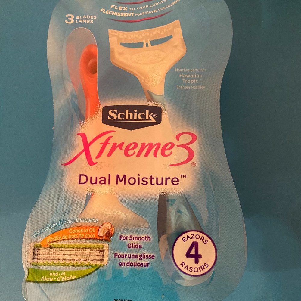Schick Xtreme 3 Dual Moisture  With Coconut oil  And Aloe